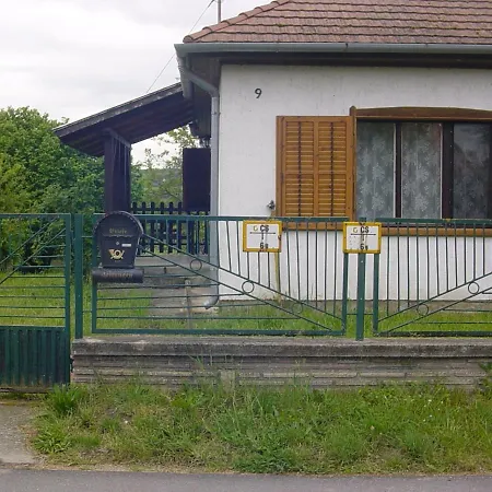 House - * Szolad